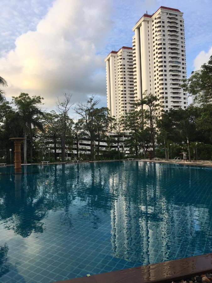 View Talay 5D Golf Appartement Pattaya Buitenkant foto